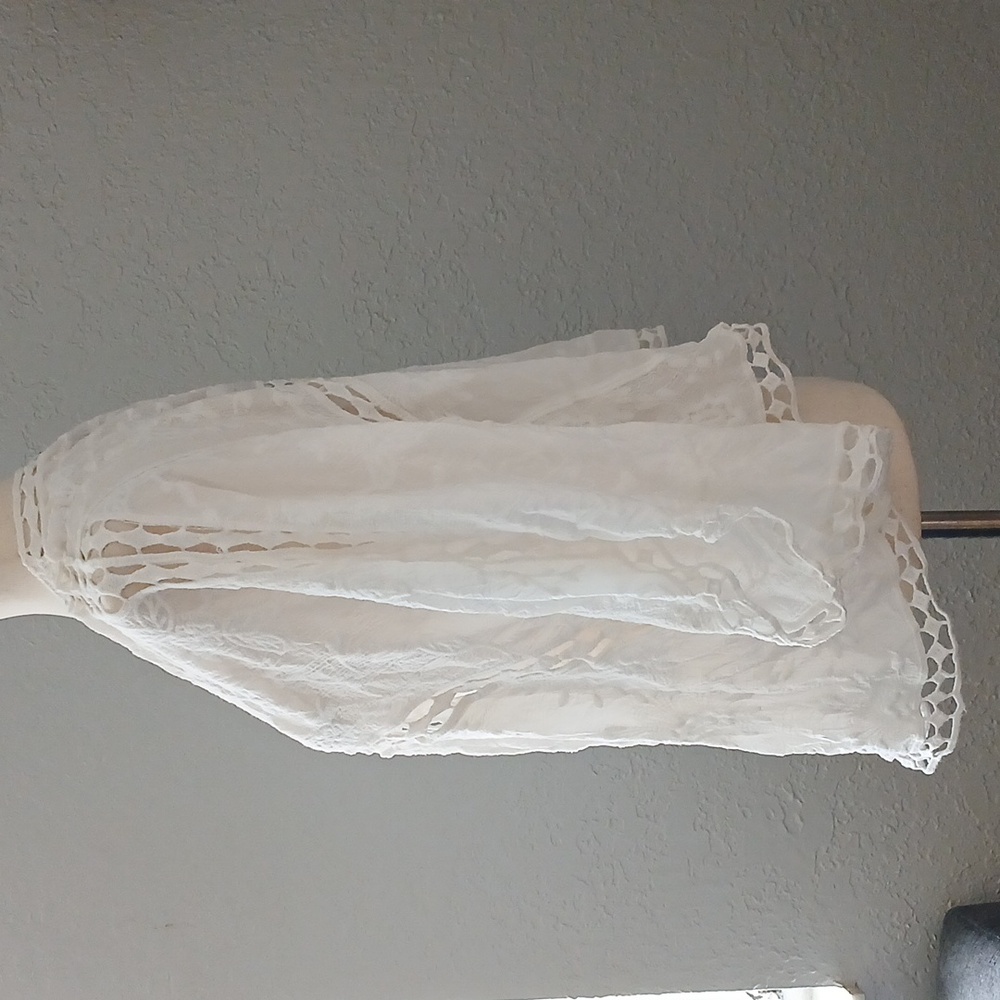 LIV LOS ANGELES Shrug - Picture 4 of 11